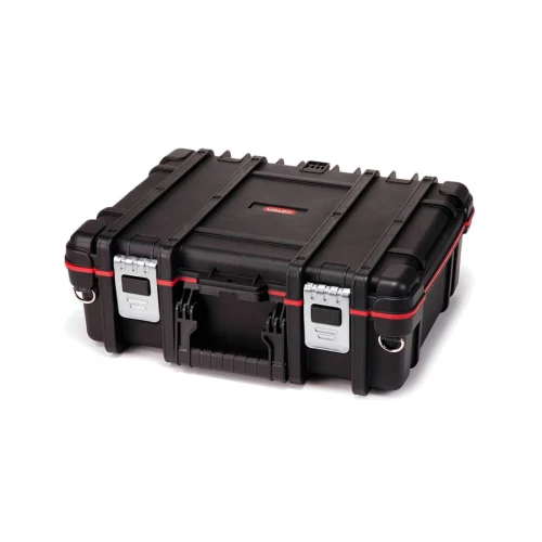 Zamknięta walizka narzędziowa z czarnego tworzywa sztucznego z czerwoną uszczelką i dwoma metalowymi zatrzaskami, widok z przodu i z góry.