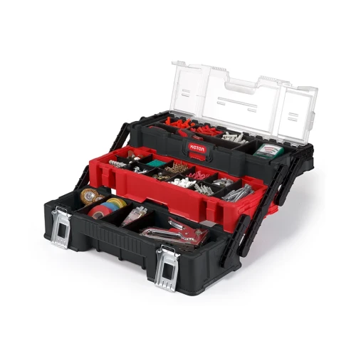 Czarna skrzynia z trzema poziomami przegródek w kolorze czerwonym, wykonana z tworzywa sztucznego, z przezroczystą pokrywą i metalowymi zatrzaskami, widok z przodu z otwartą pokrywą i widocznymi narzędziami.