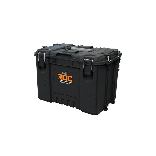 Pojedyncza zamknięta skrzynka w kolorze czarnym, z metalowymi zatrzaskami i pomarańczowym logo ROC na froncie.